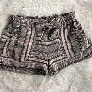 Jolt Linen Shorts